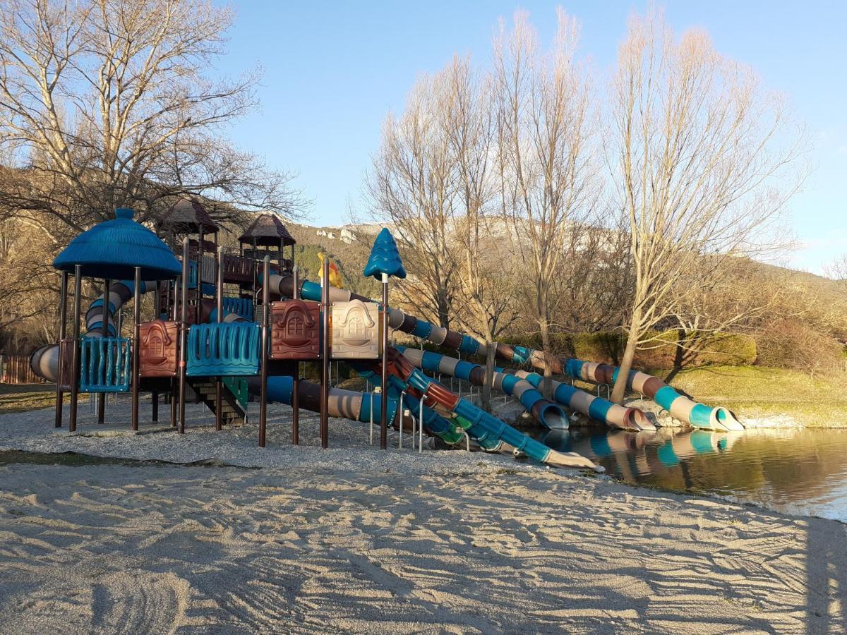 Camping Le Lac Bleu Otel Châtillon-en-Diois Dış mekan fotoğraf
