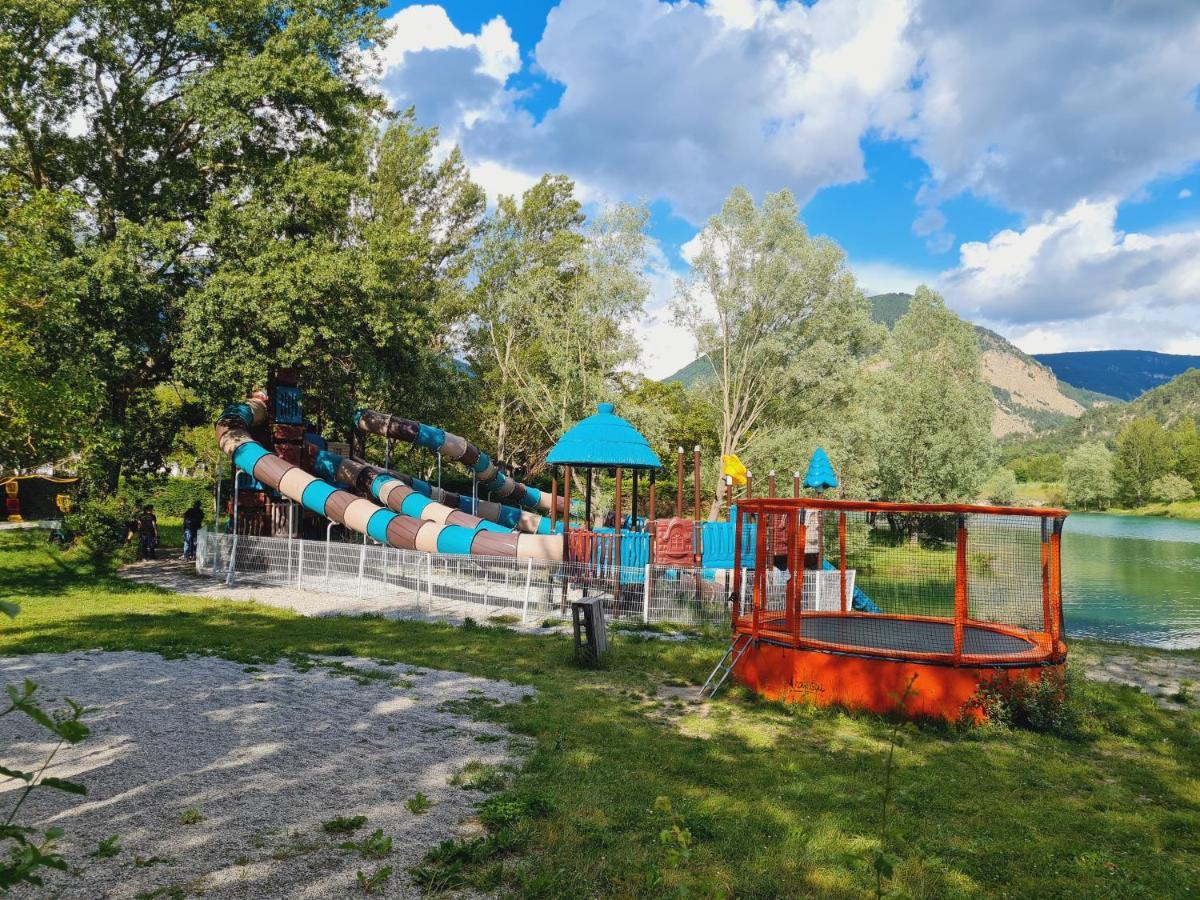 Camping Le Lac Bleu Otel Châtillon-en-Diois Dış mekan fotoğraf